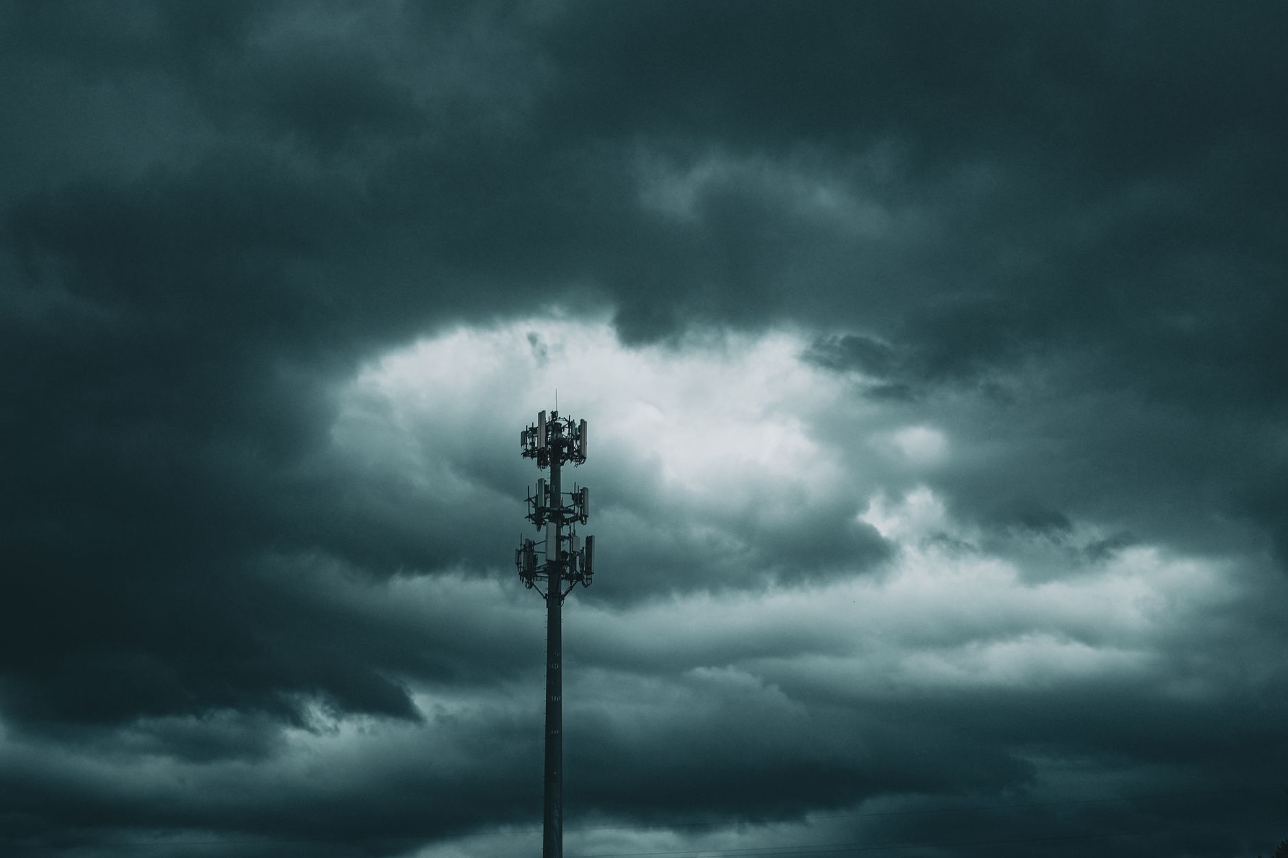 Wojna w chmurze: dlaczego błędna konfiguracja usług cloud to dziś największe ryzyko